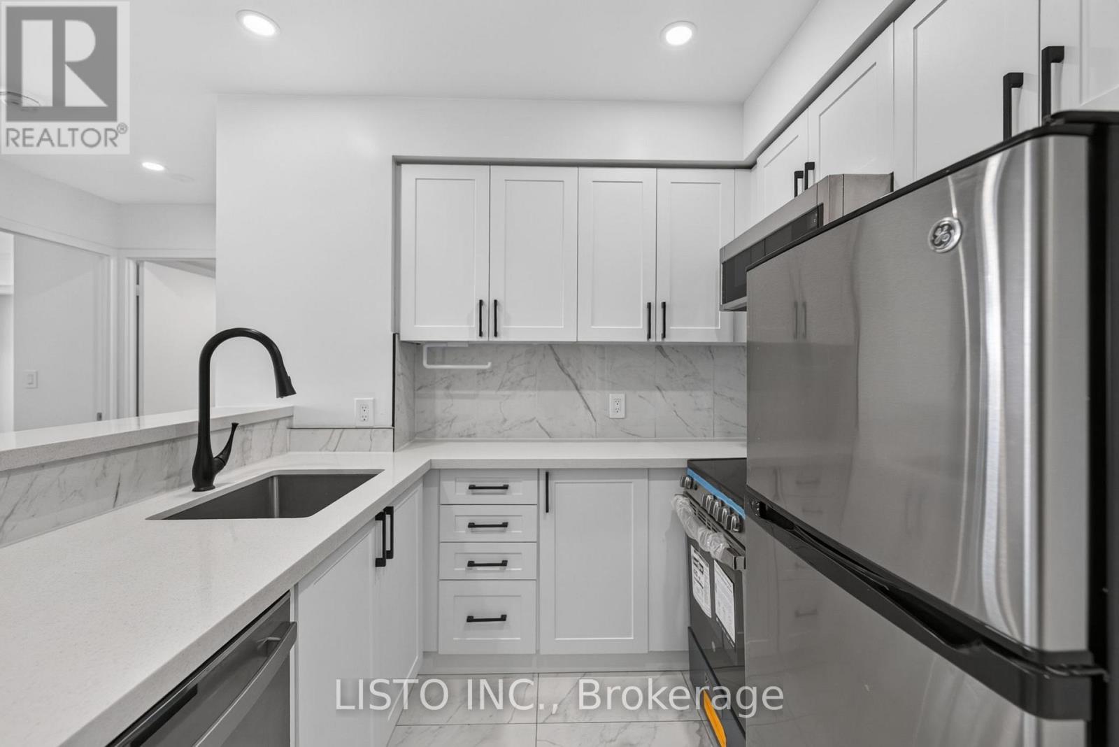 #3515 38 LEE CENTRE DRIVE - 12