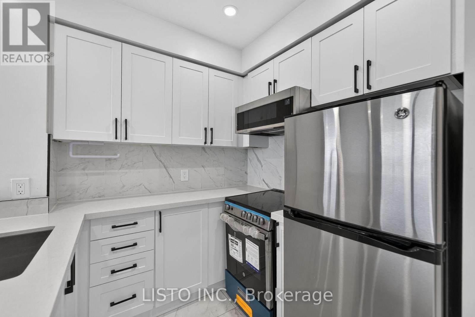 #3515 38 LEE CENTRE DRIVE - 14
