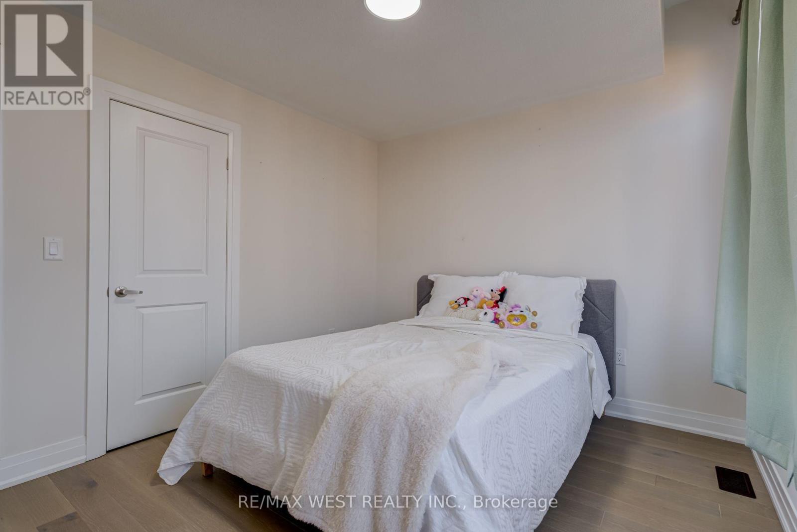 2688 SAPPHIRE DRIVE - 31
