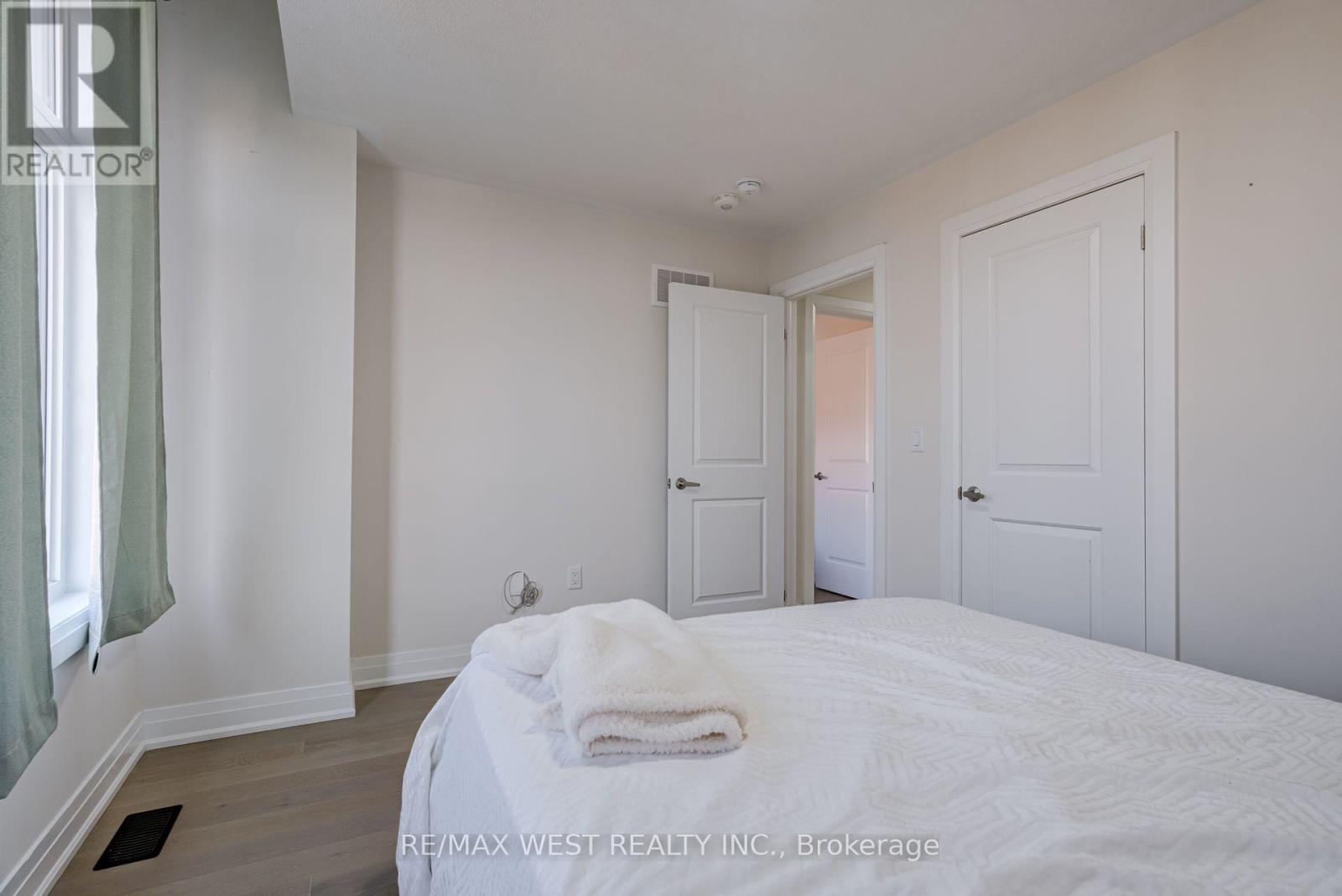 2688 SAPPHIRE DRIVE - 32