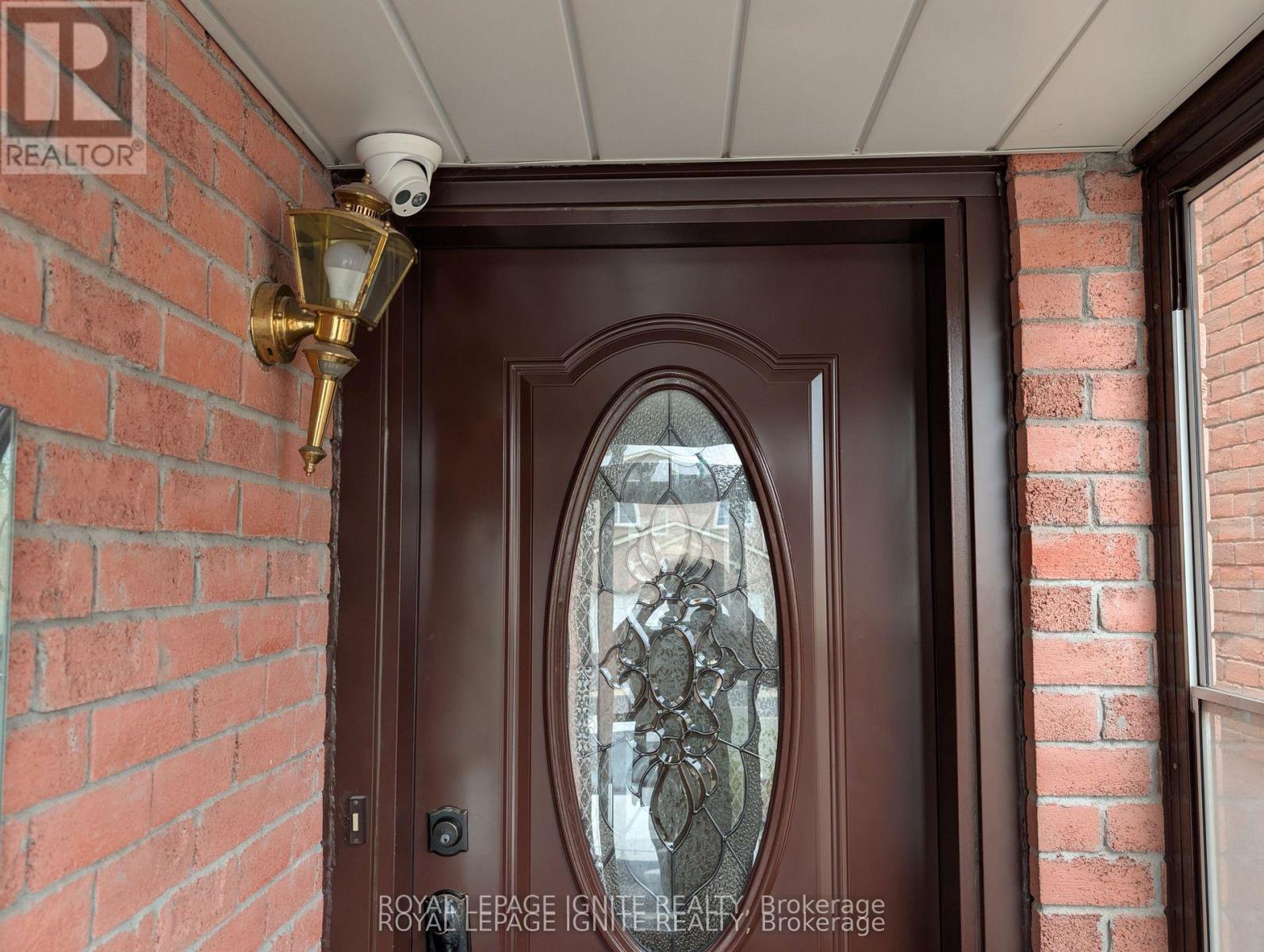98 CHLOE CRESCENT - 2