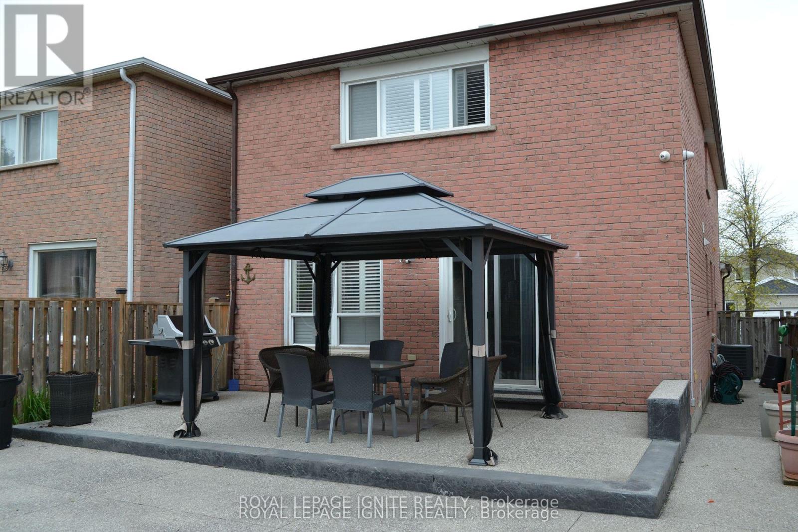 98 CHLOE CRESCENT - 25