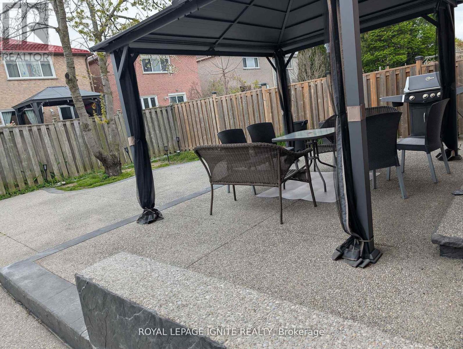 98 CHLOE CRESCENT - 27