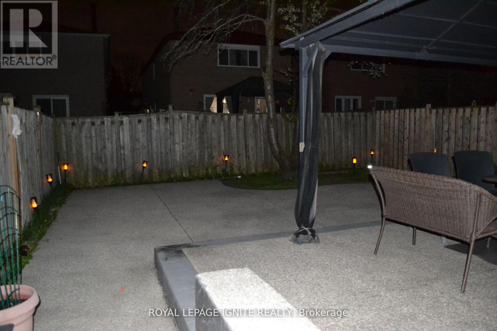 98 CHLOE CRESCENT - 28