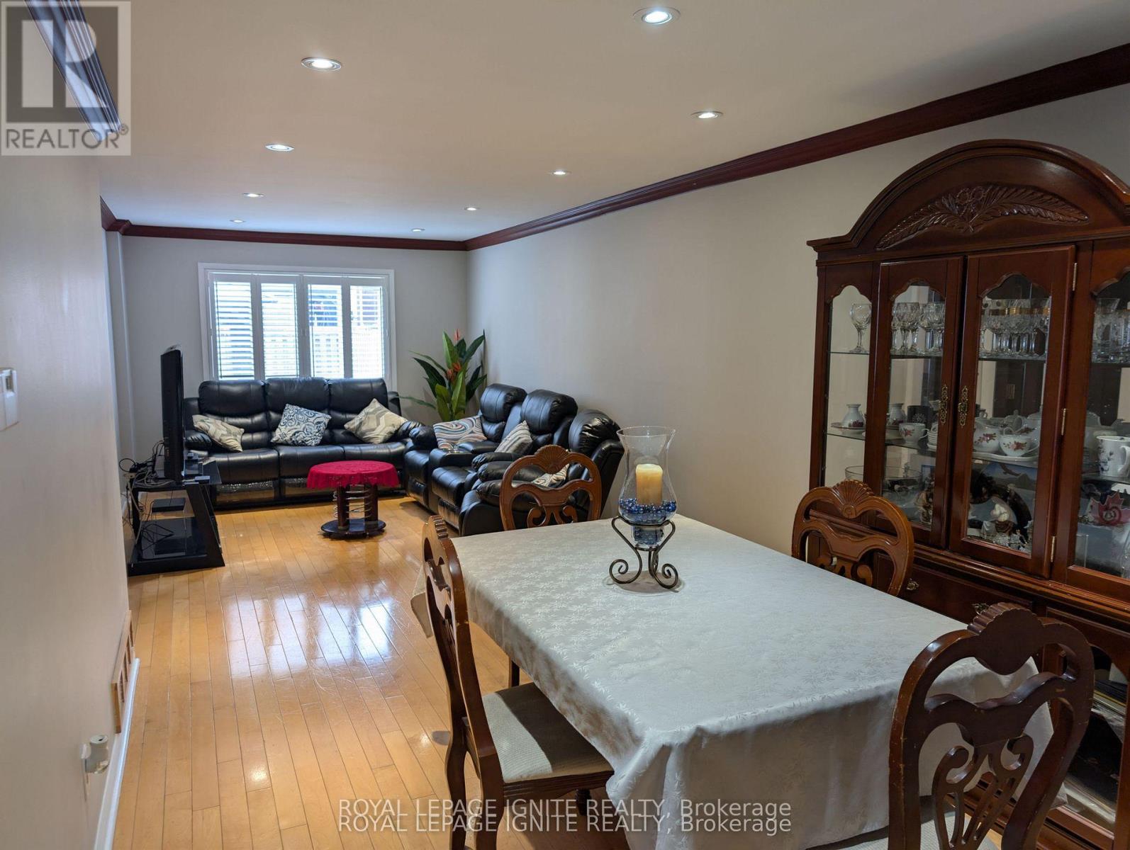 98 CHLOE CRESCENT - 5