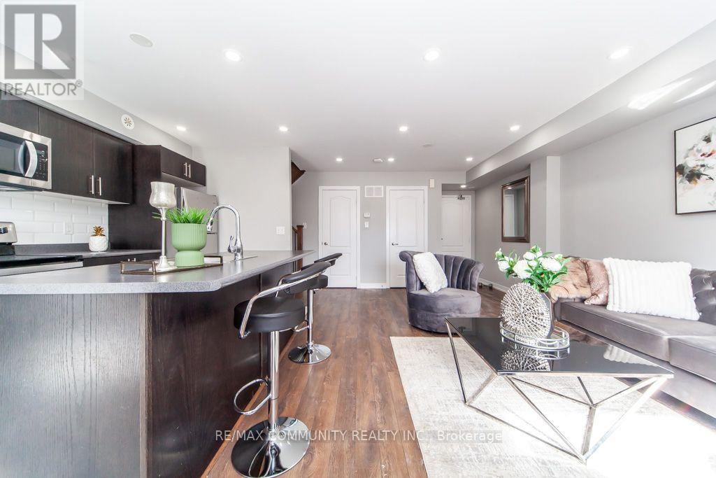 #2322 20 WESTMEATH LANE - 16