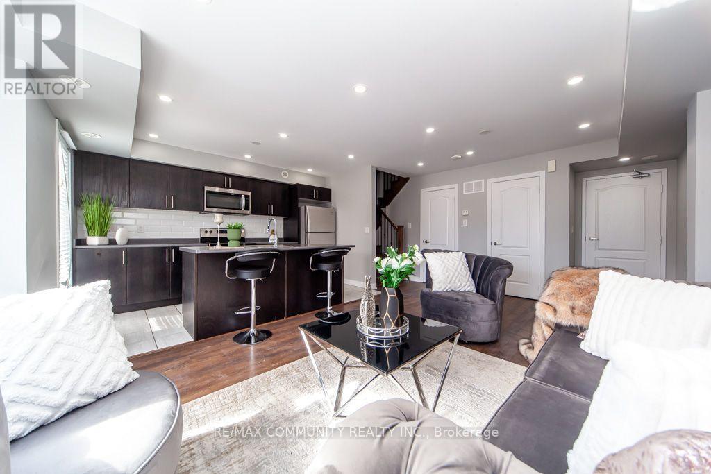 #2322 20 WESTMEATH LANE - 18