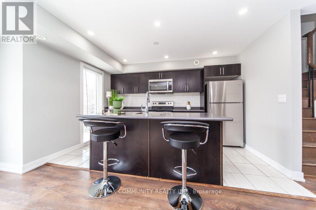 #2322 20 WESTMEATH LANE - 20