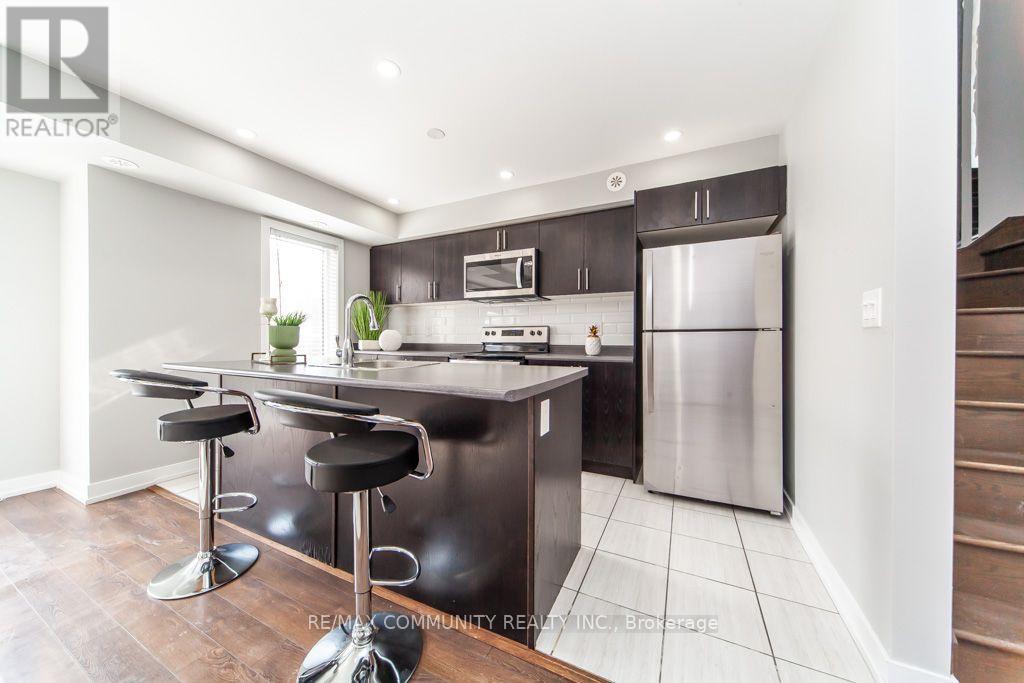 #2322 20 WESTMEATH LANE - 21