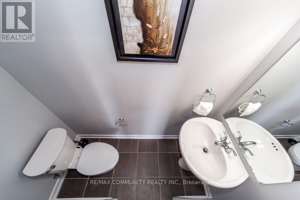 #2322 20 WESTMEATH LANE - 25