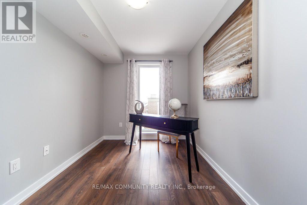 #2322 20 WESTMEATH LANE - 33