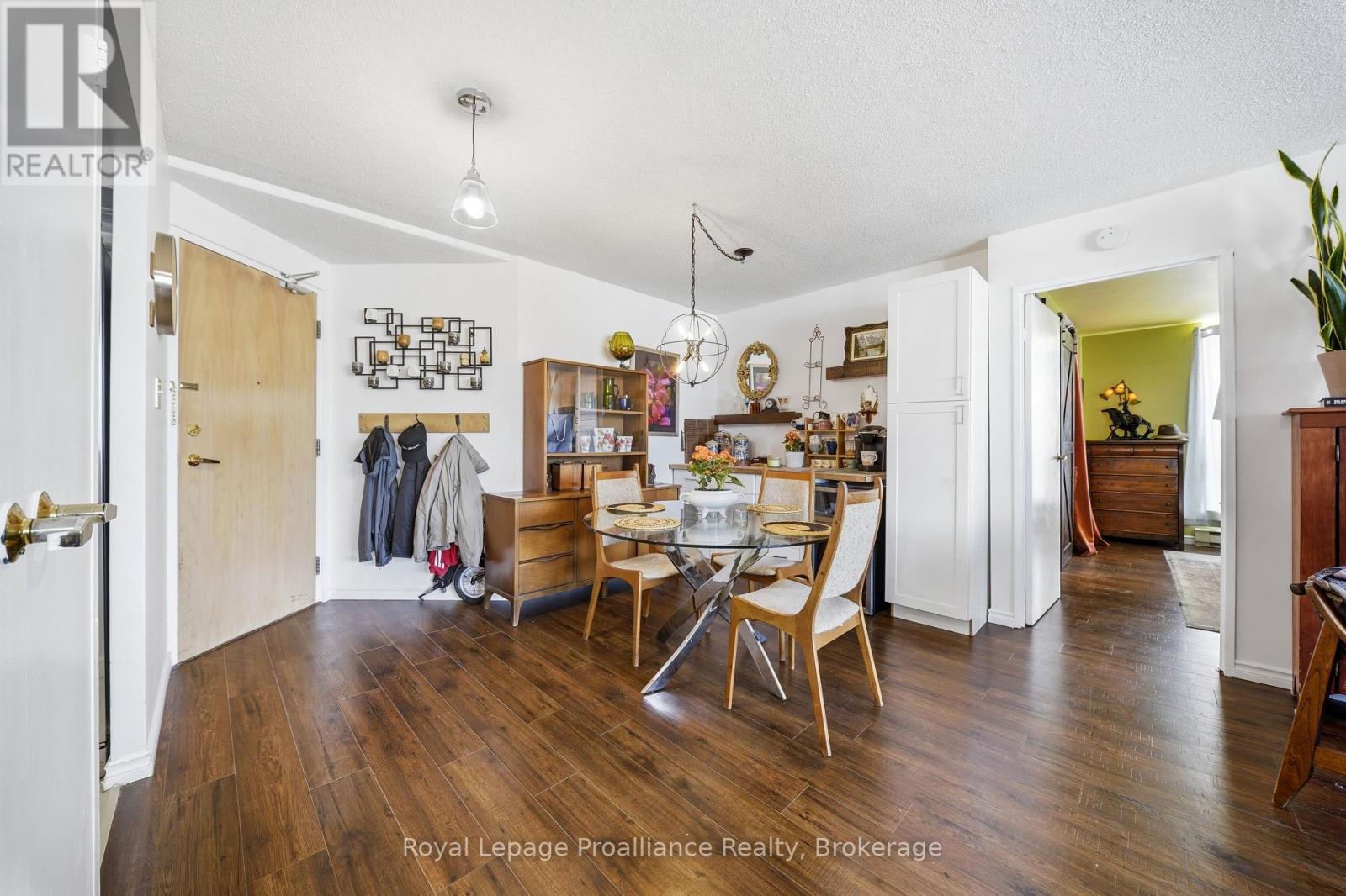 #401 344 FRONT STREET - 11