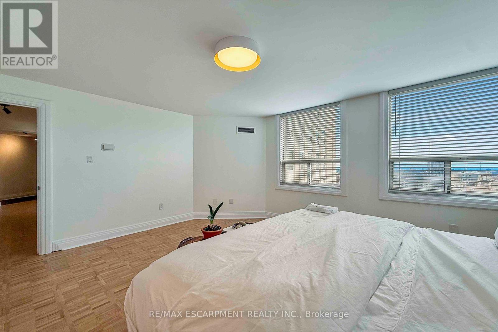 #2804 3650 KANEFF CRESCENT - Image 21