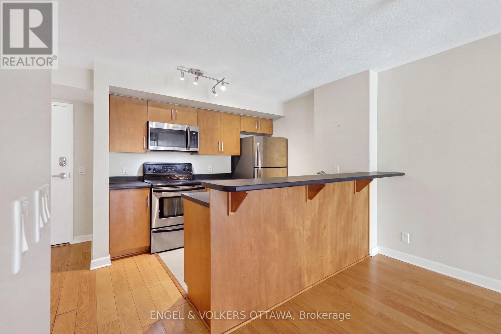 Condos for Sale in Ottawa – 604 – 138 SOMERSET STREET W, Ottawa – By Peter Sagos - Image 18