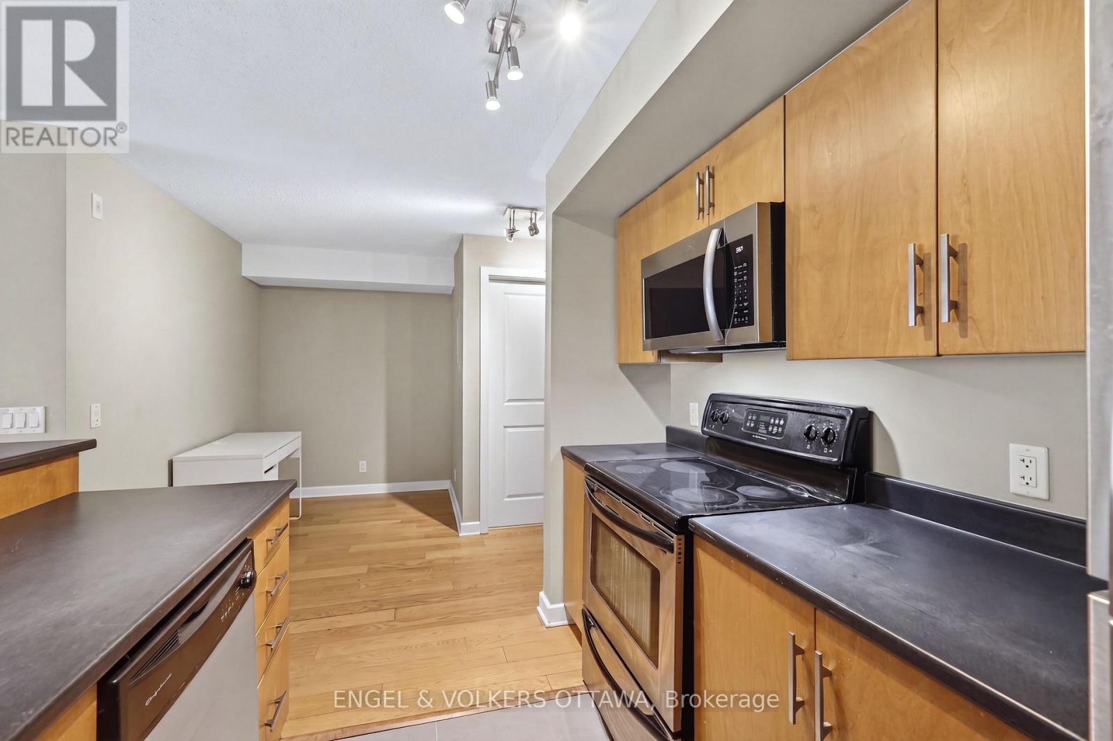 Condos for Sale in Ottawa – 604 – 138 SOMERSET STREET W, Ottawa – By Peter Sagos - Image 12