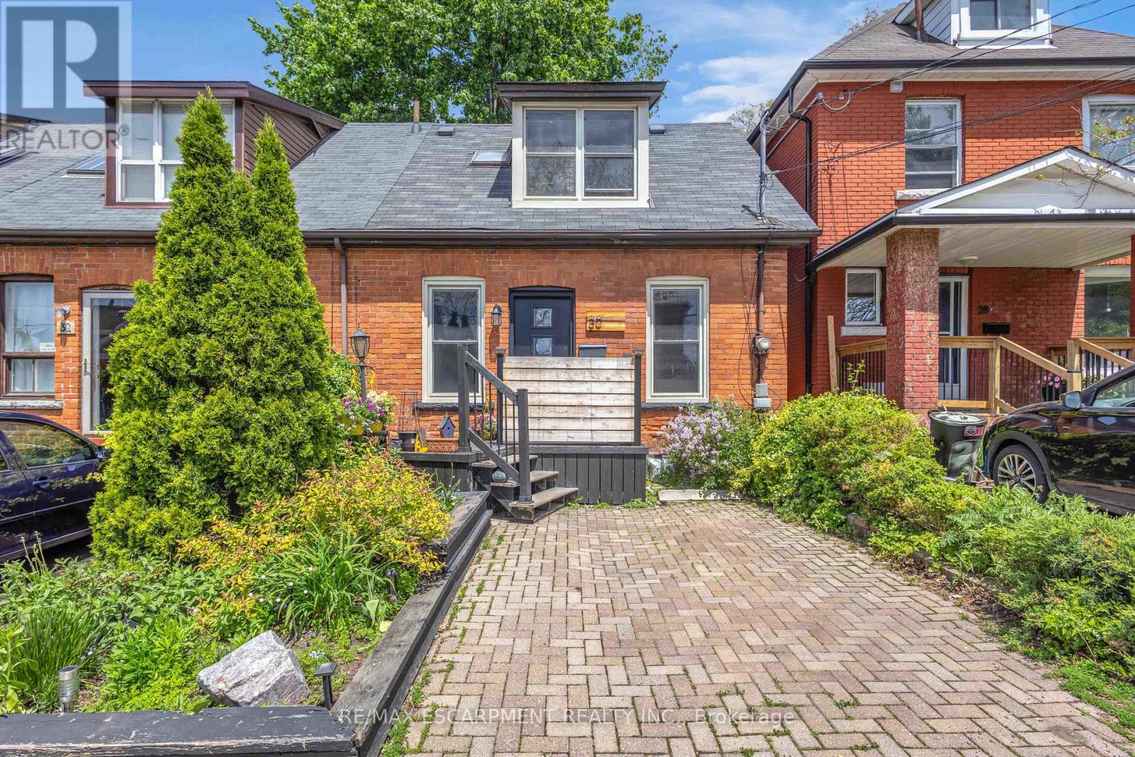30 SUNSET AVENUE - 1