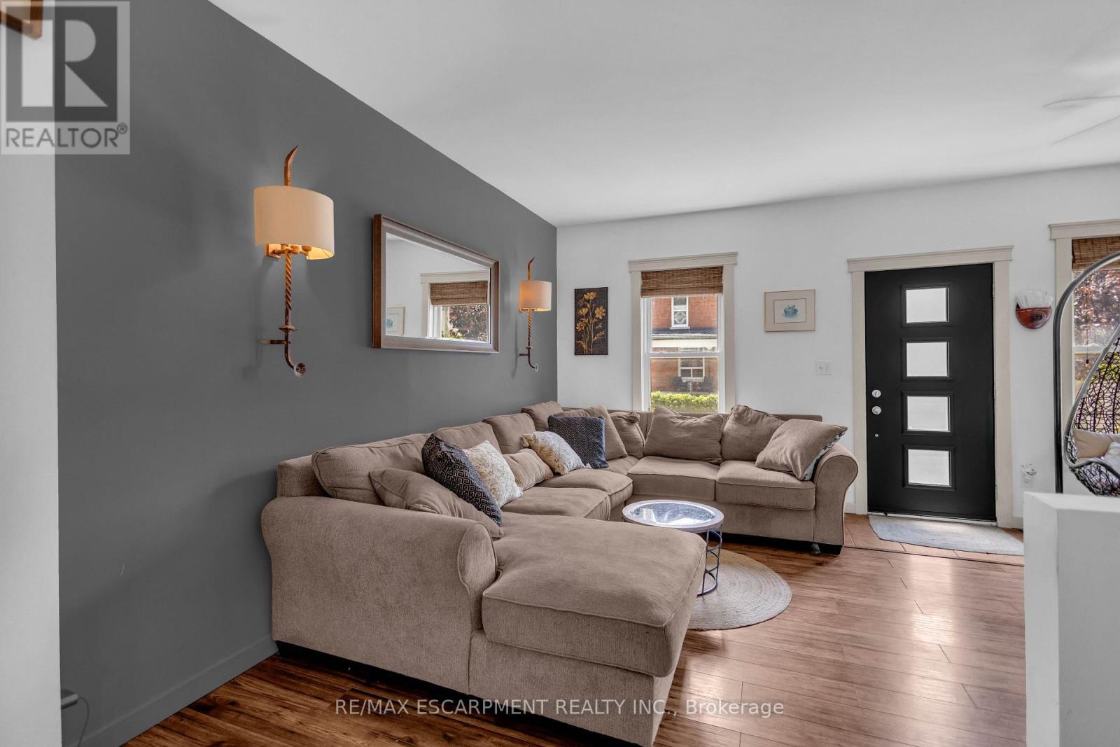 30 SUNSET AVENUE - 12