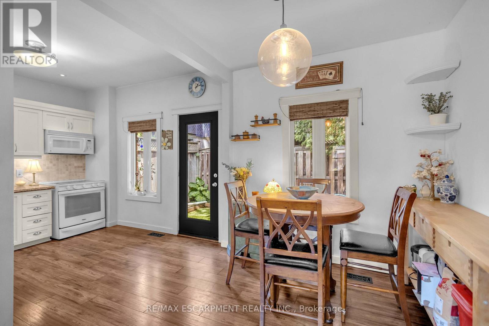 30 SUNSET AVENUE - 14
