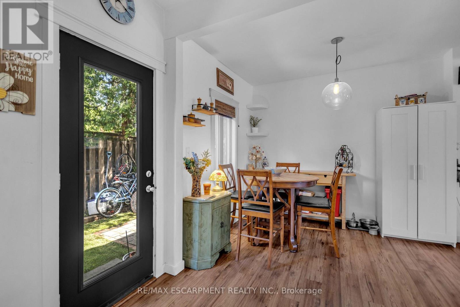30 SUNSET AVENUE - 15