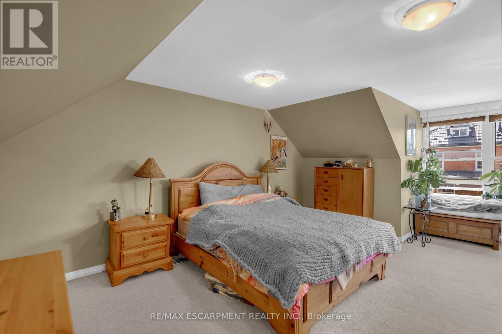 30 SUNSET AVENUE - 23