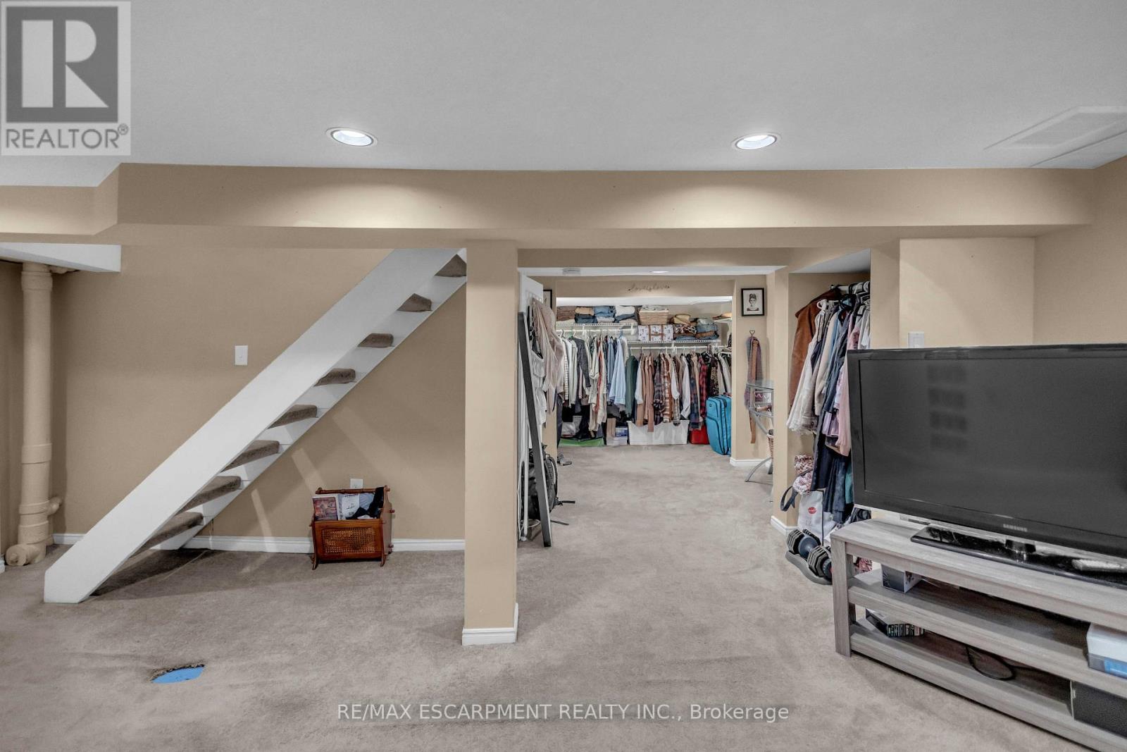 30 SUNSET AVENUE - 30
