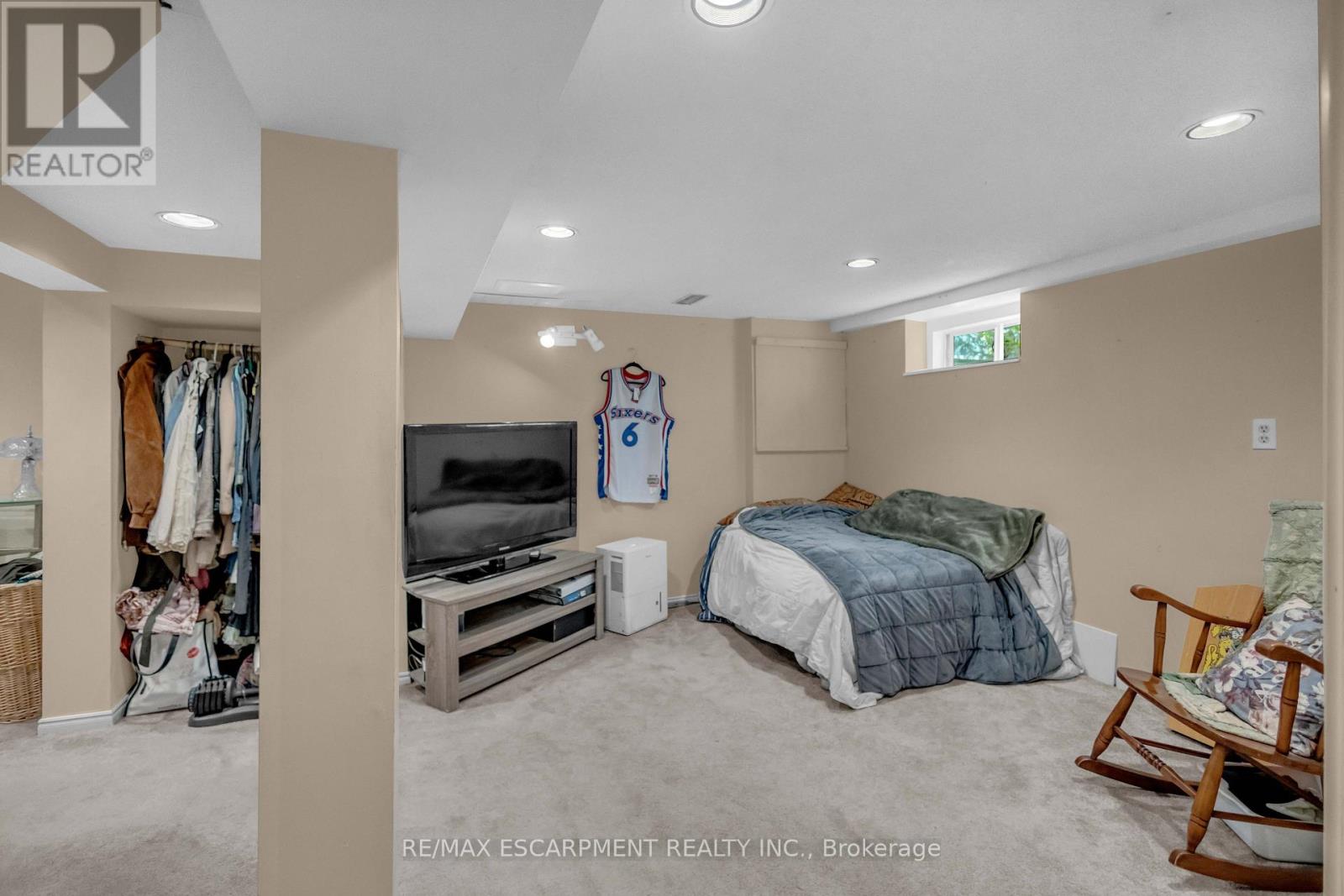 30 SUNSET AVENUE - 31