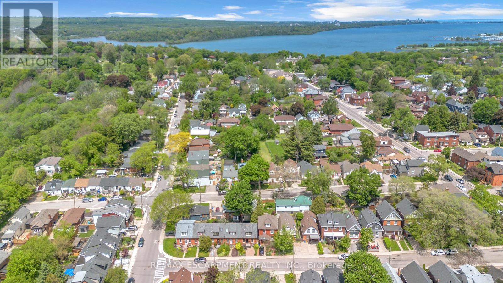 30 SUNSET AVENUE - 39