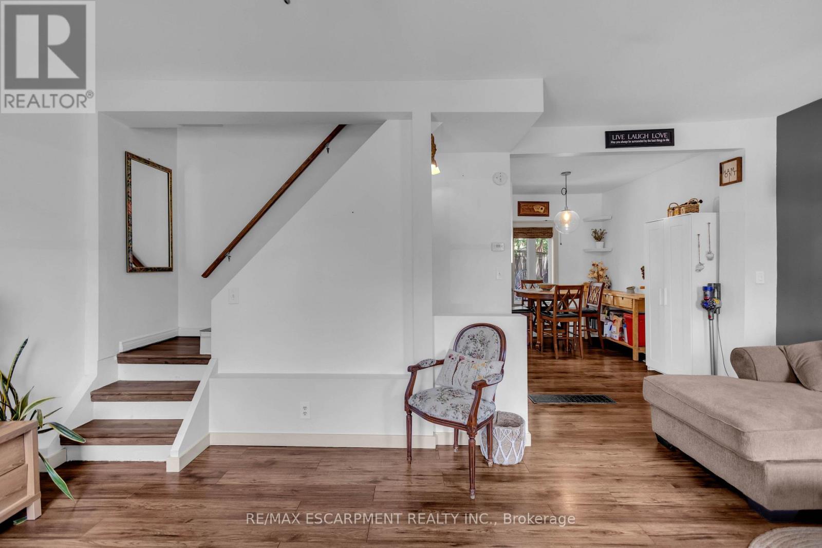 30 SUNSET AVENUE - 7