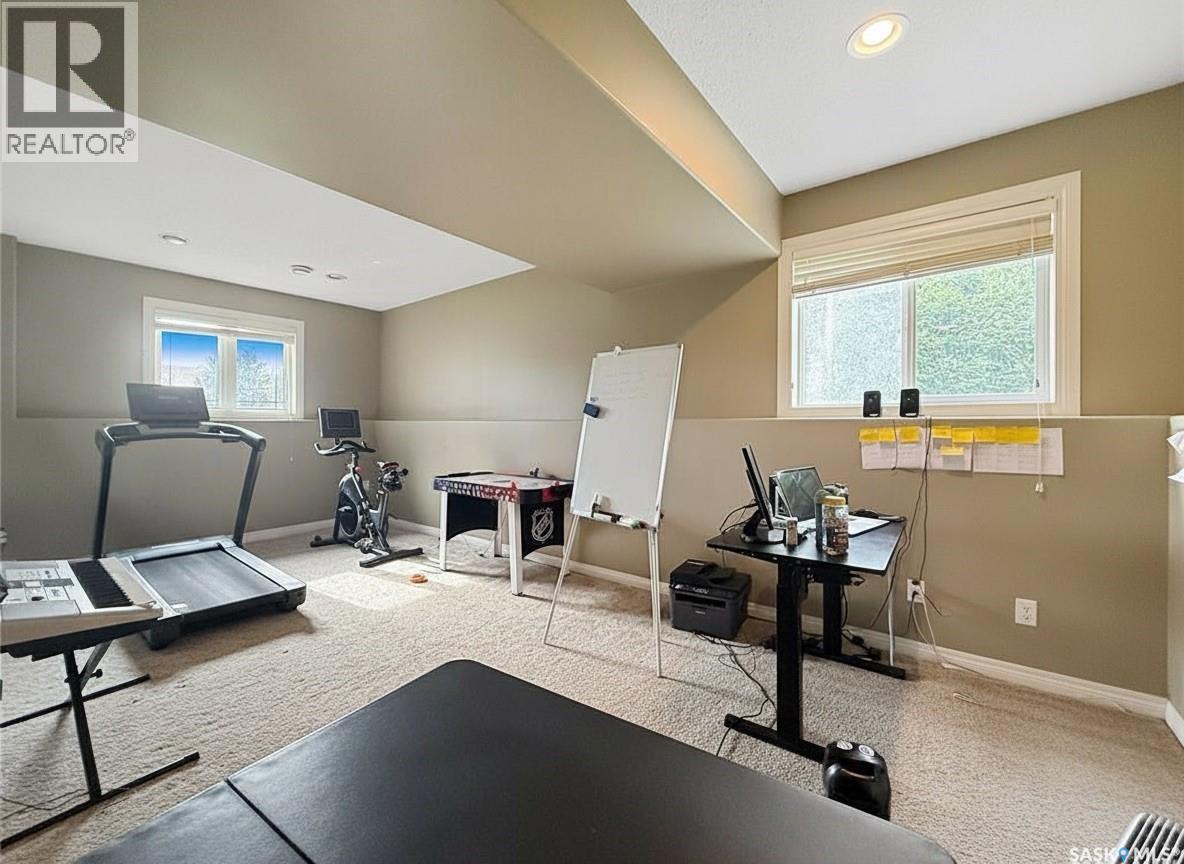 731 Adamson CRESCENT - Image 30