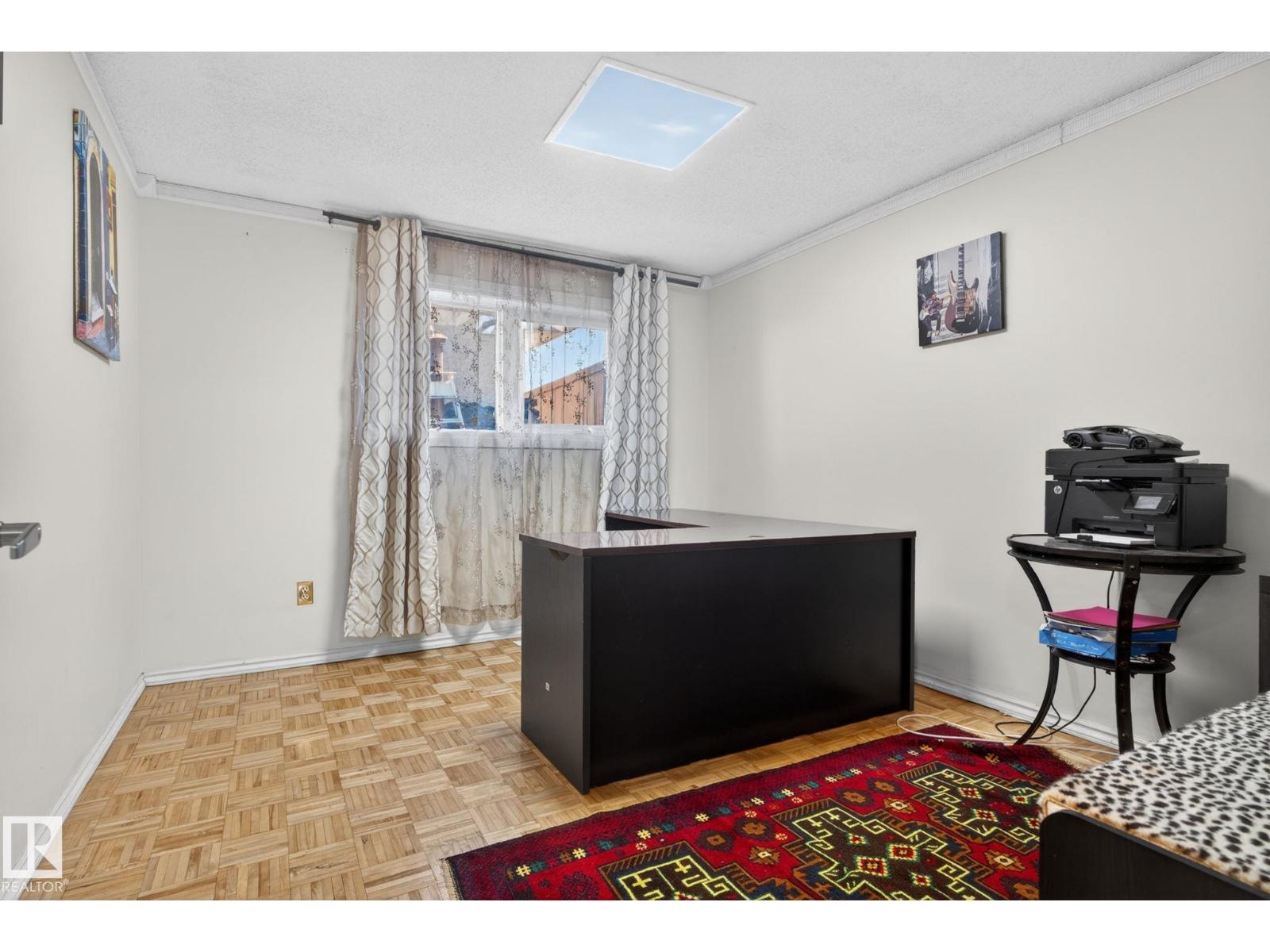 8835 152B AV NW - 26