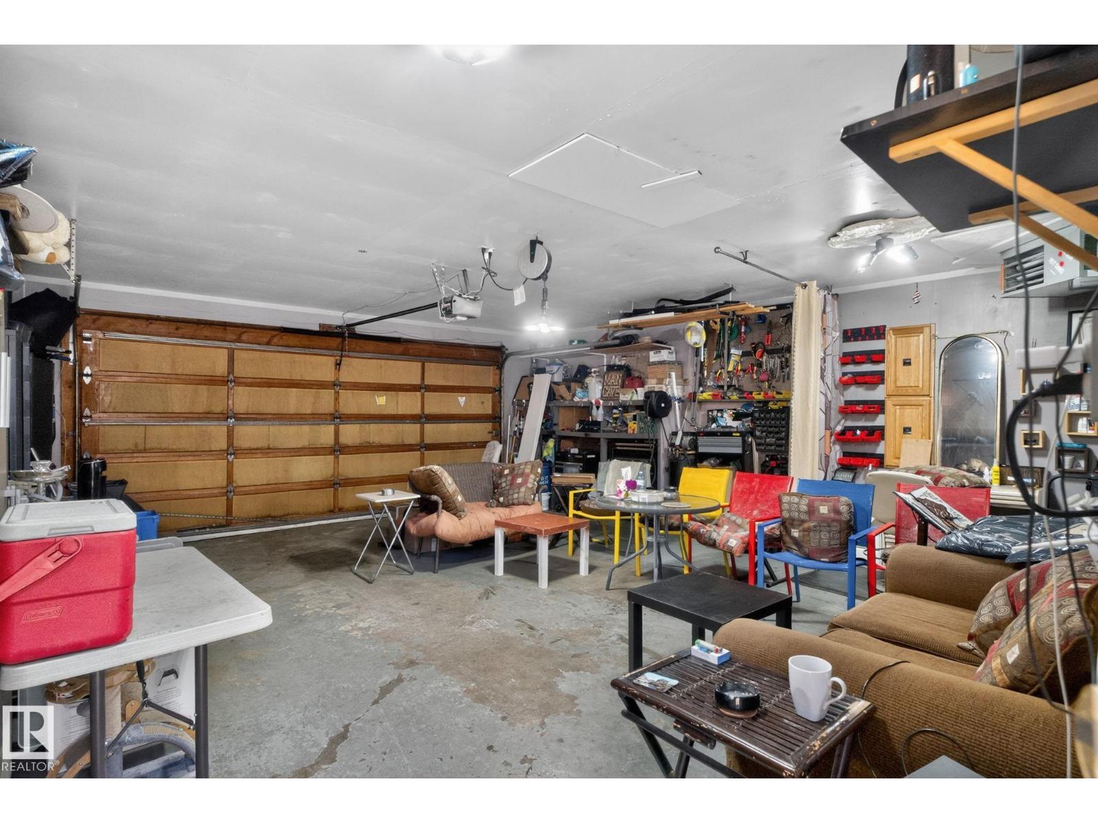 8835 152B AV NW - 43