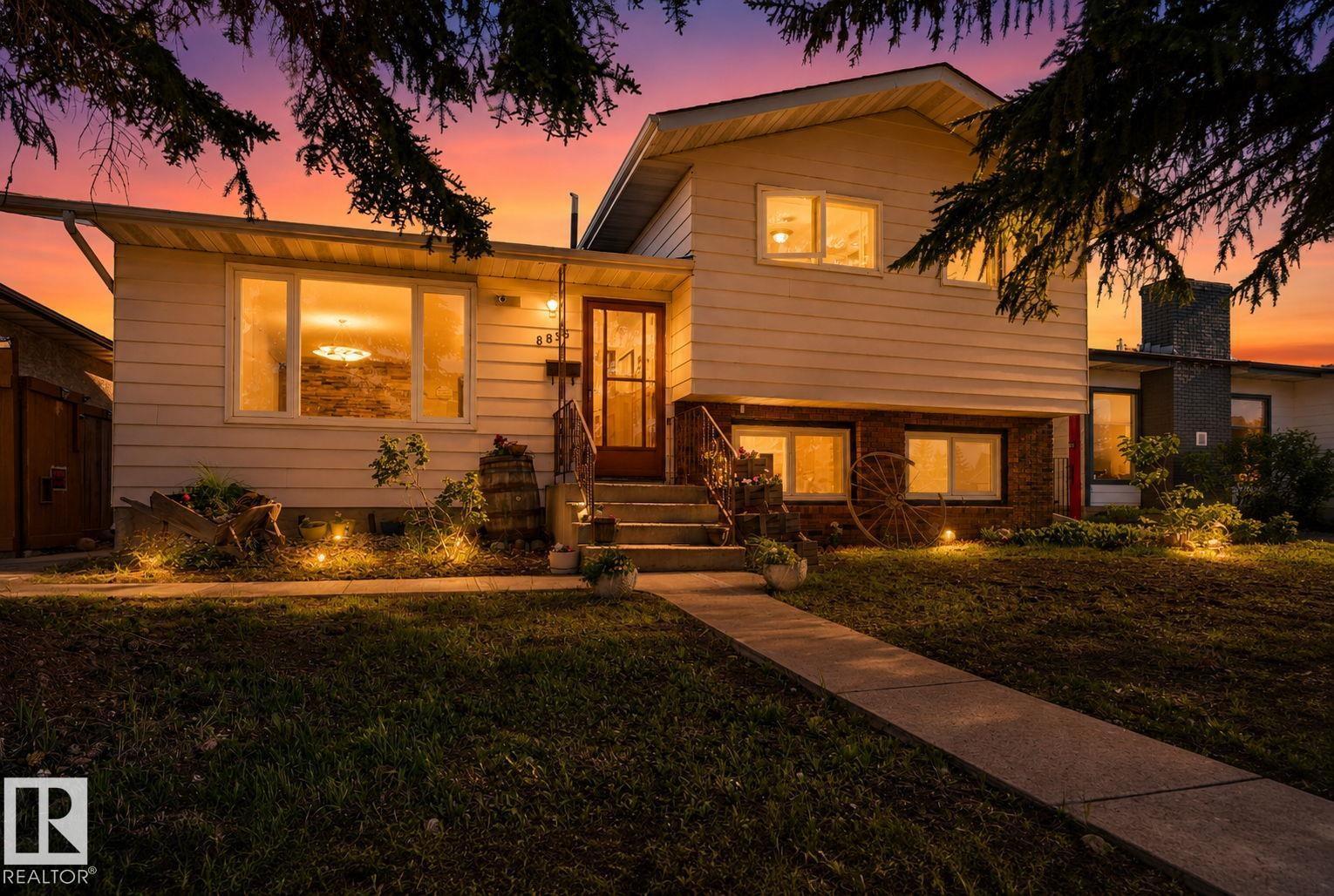 8835 152B AV NW - 2