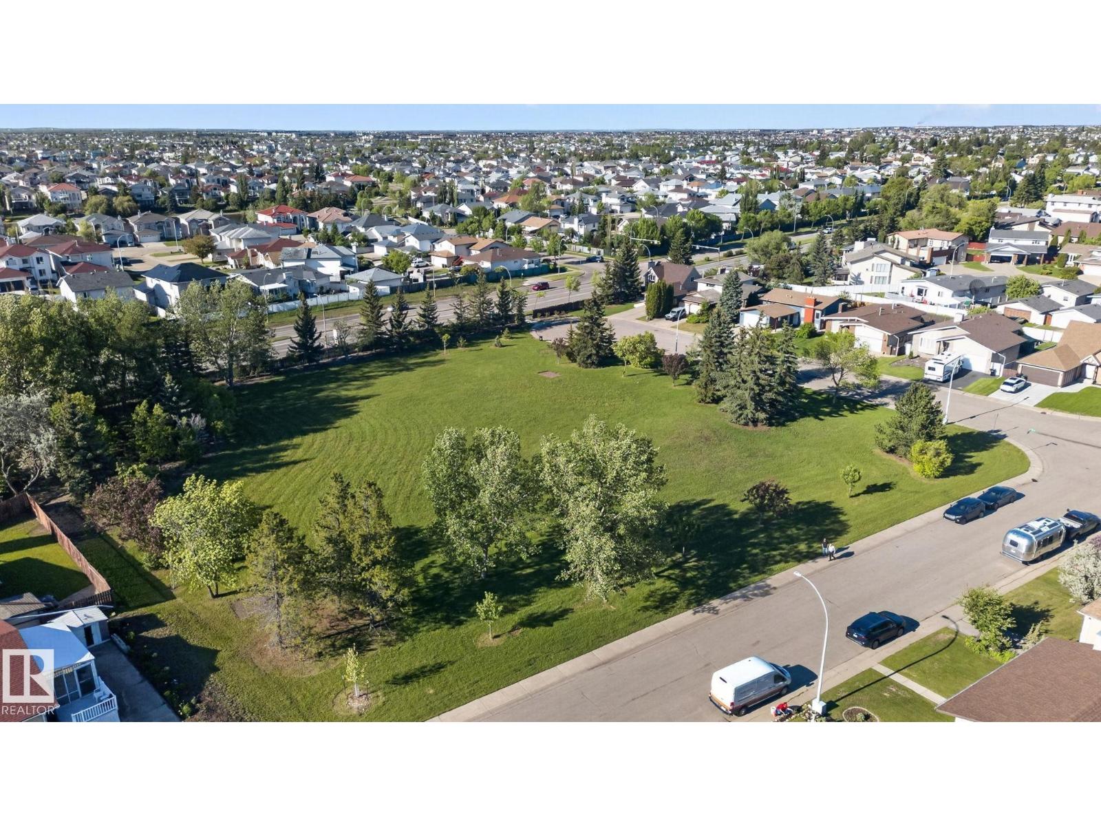 8835 152B AV NW - 50