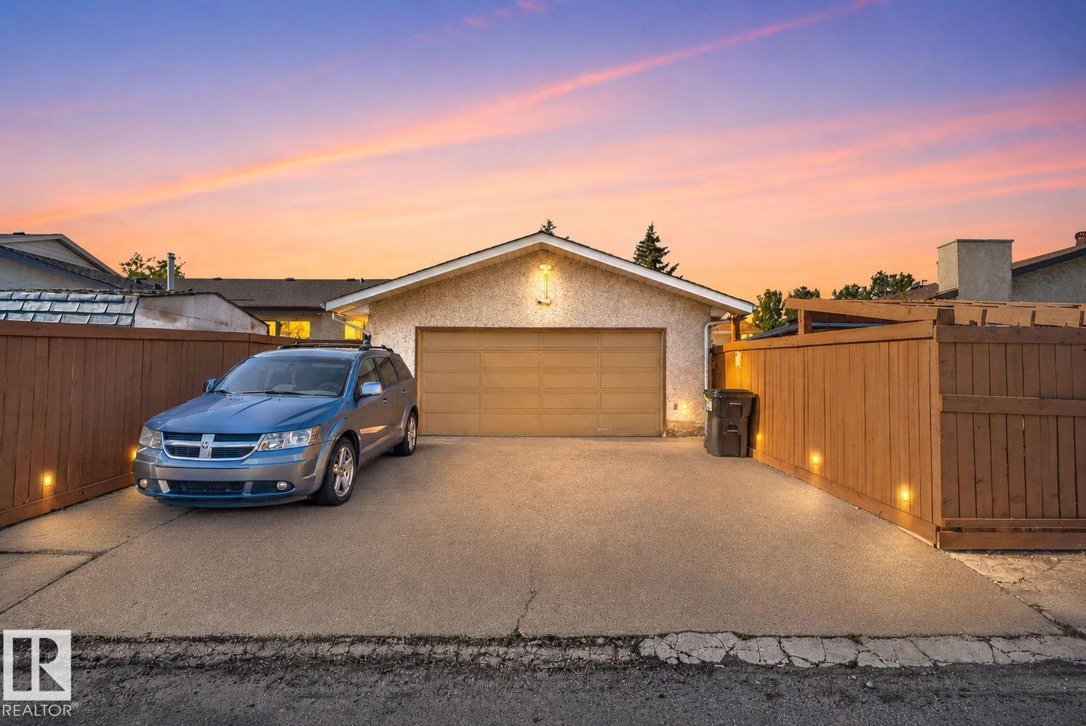 8835 152B AV NW - 45
