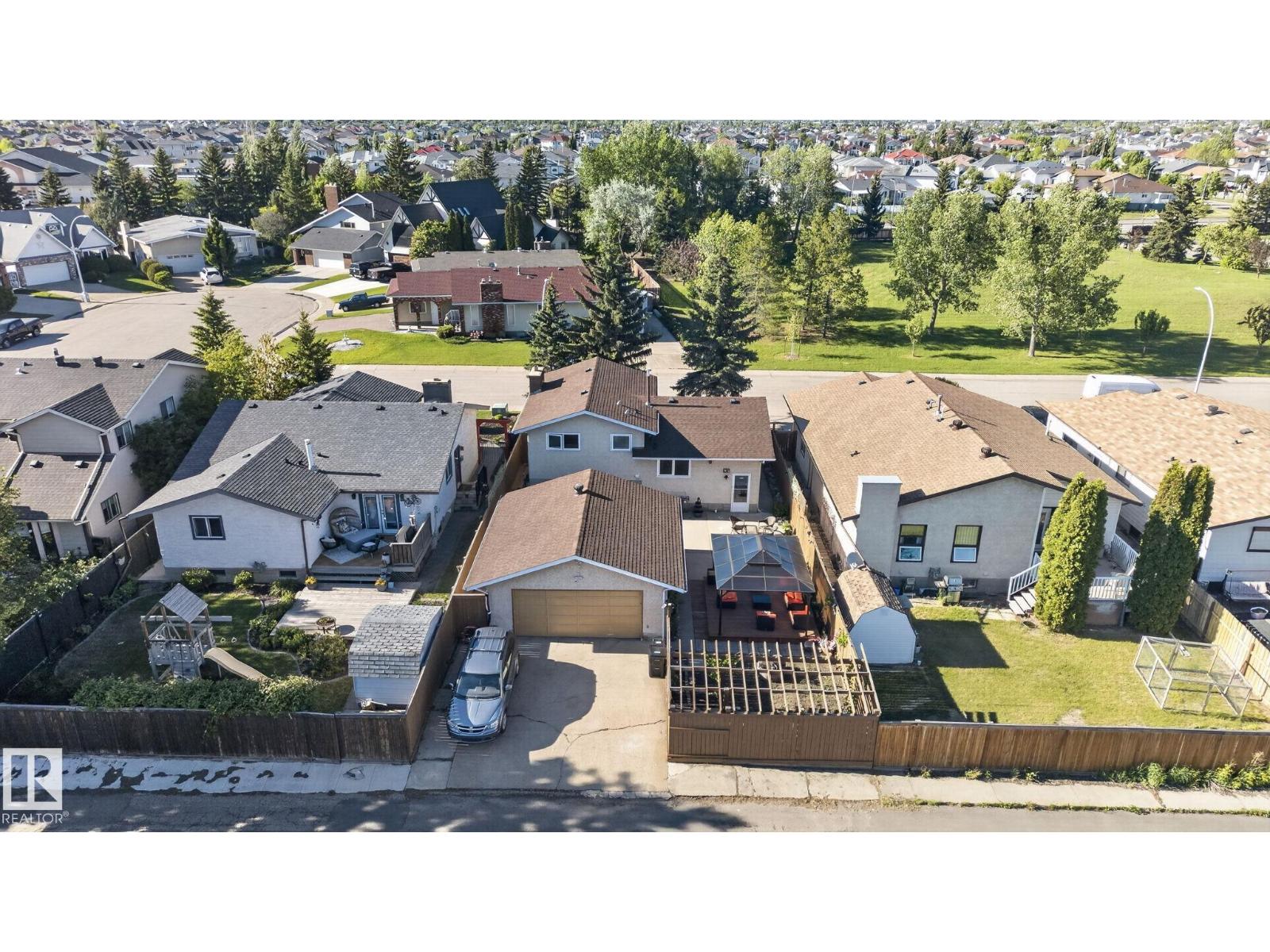 8835 152B AV NW - 49