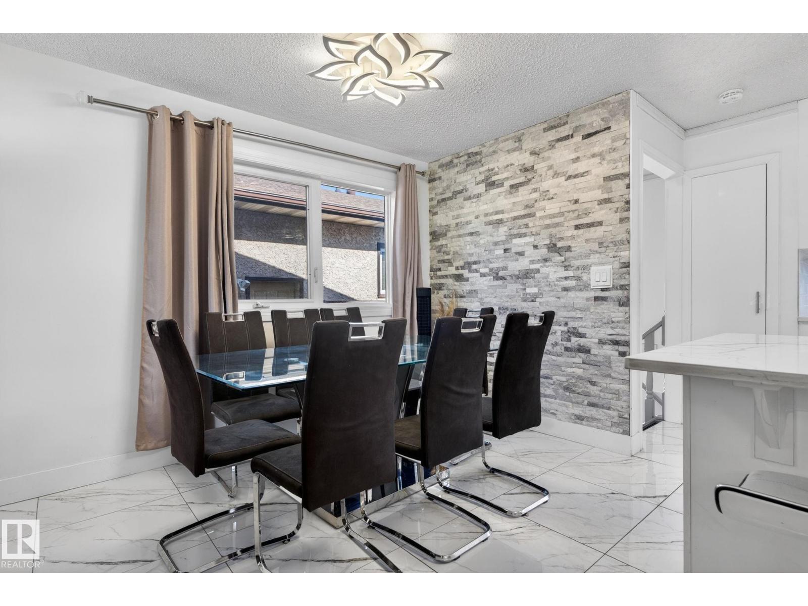 8835 152B AV NW - 11