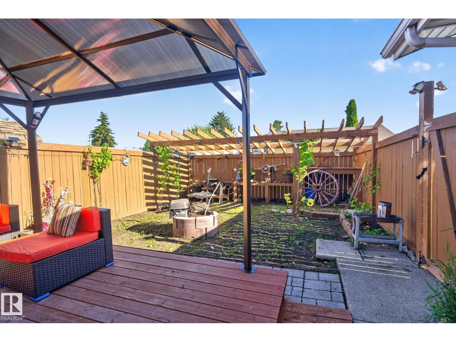 8835 152B AV NW - 37