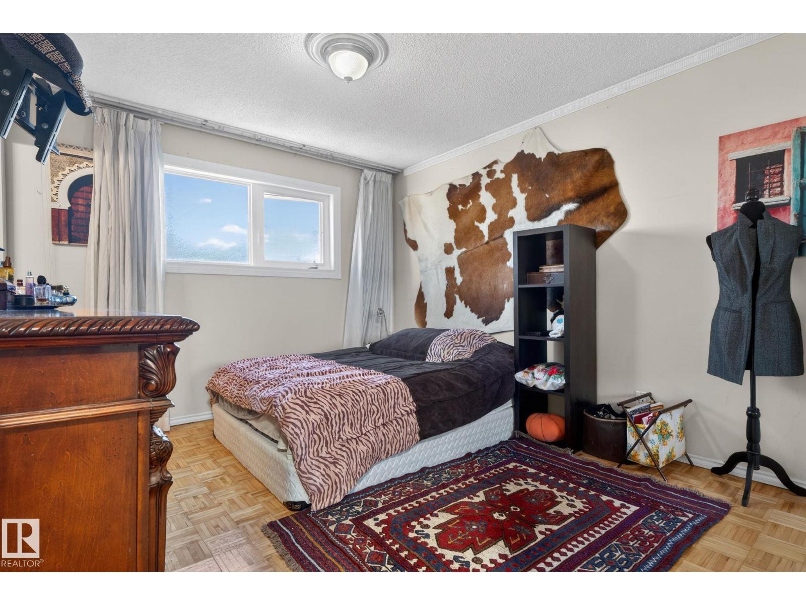 8835 152B AV NW - 19