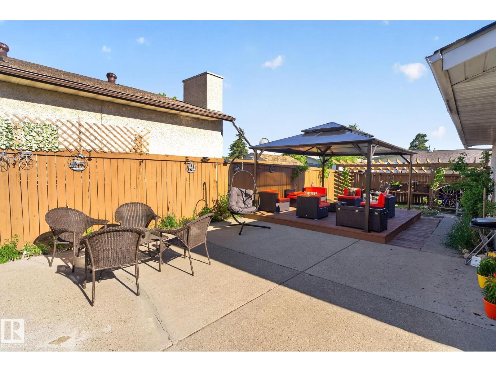 8835 152B AV NW - 33