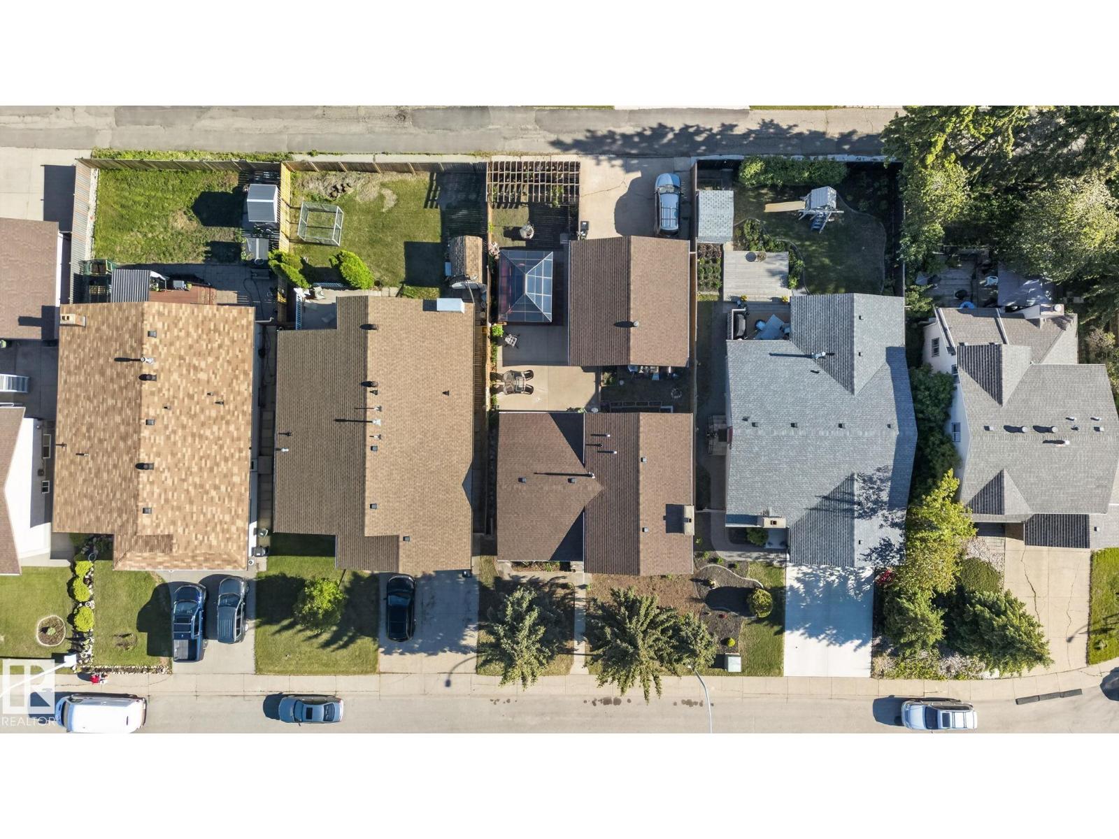 8835 152B AV NW - 48