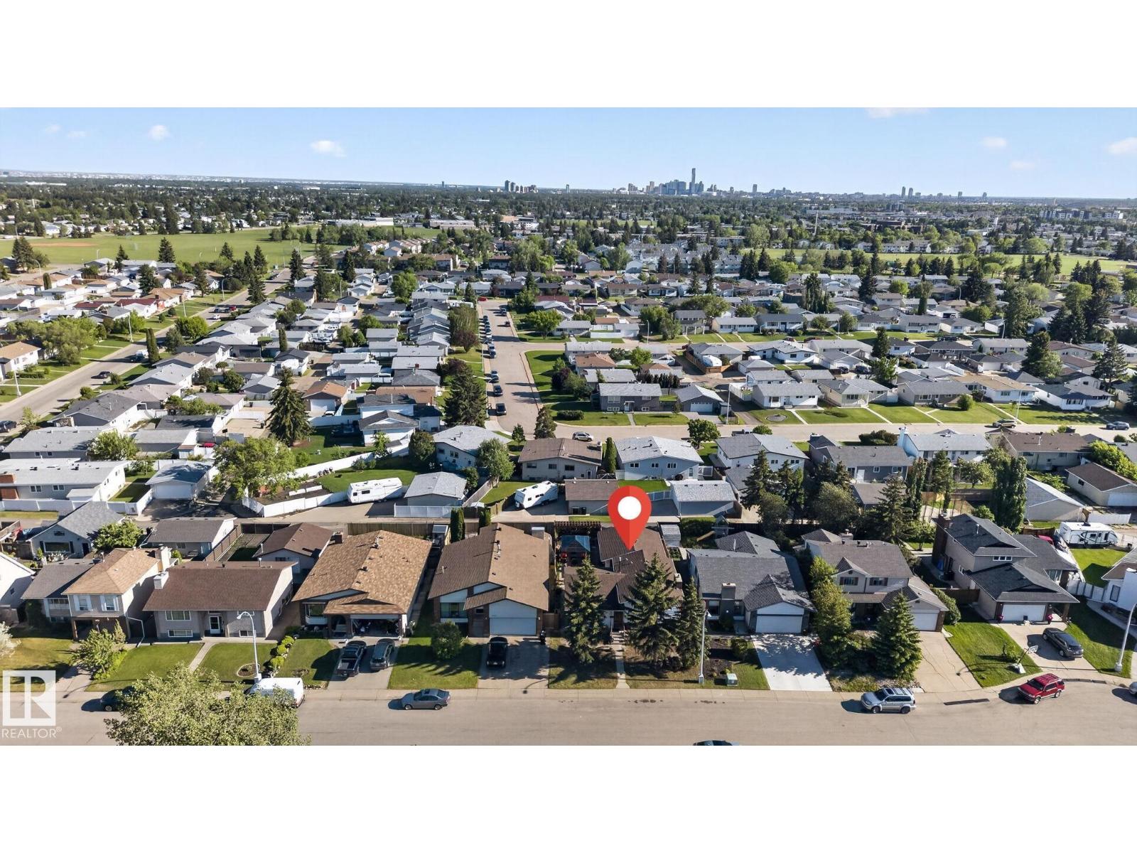 8835 152B AV NW - 51