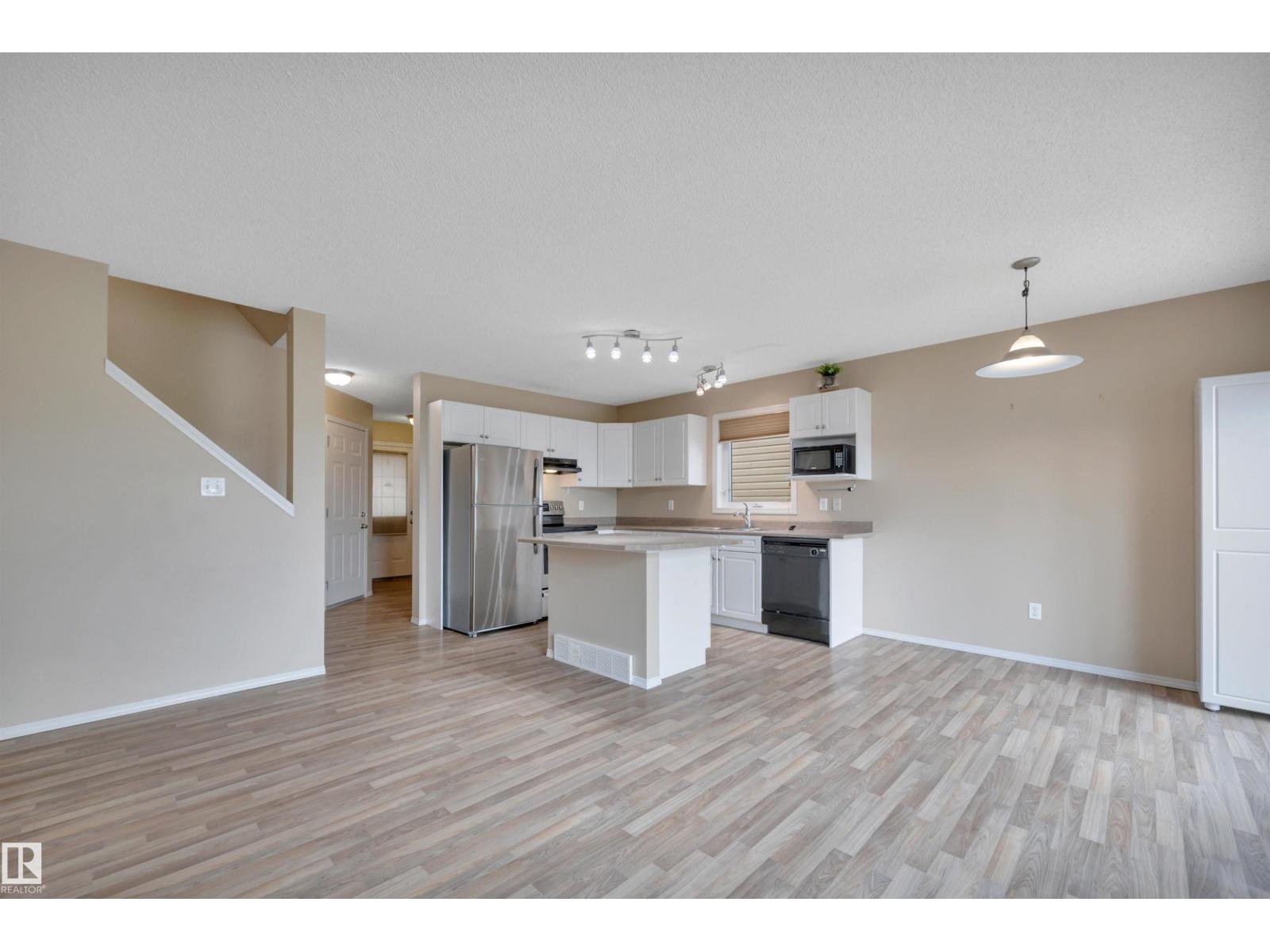 #82 287 Macewan DR SW SW - 10