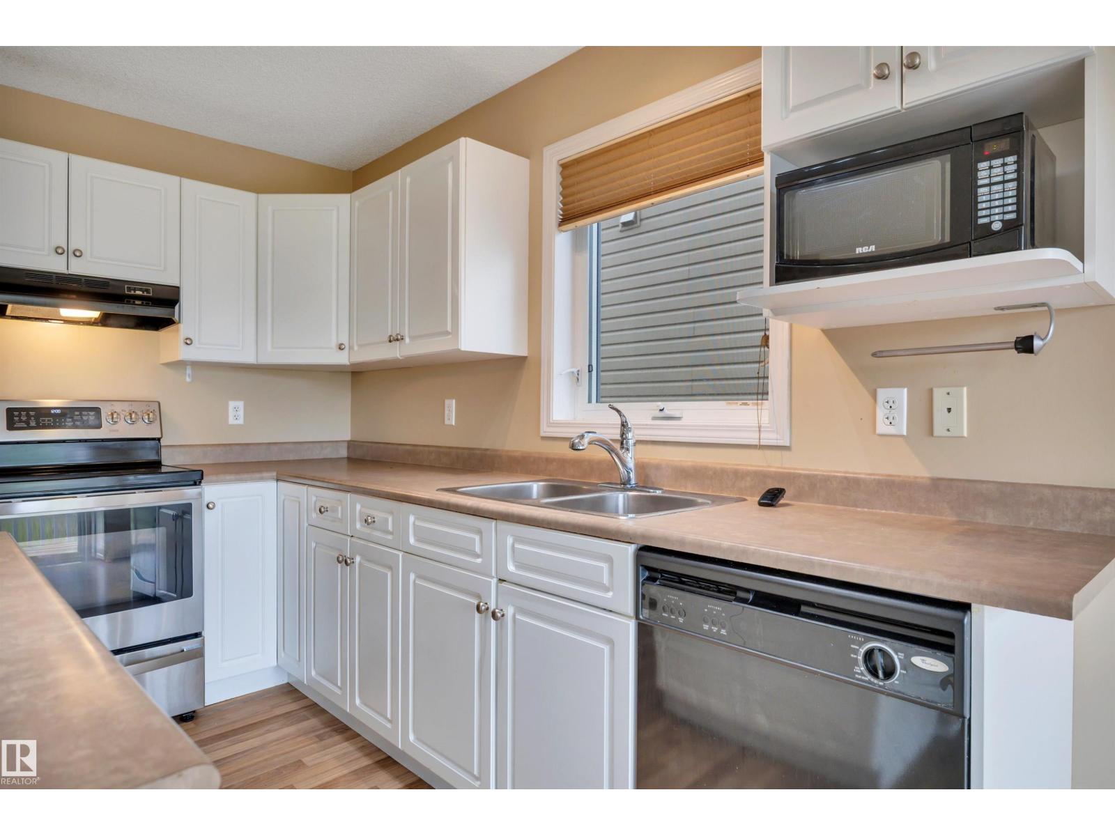#82 287 Macewan DR SW SW - 12
