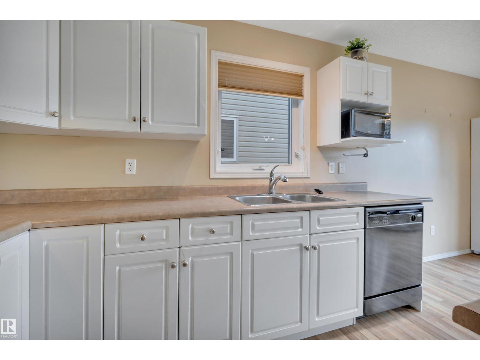 #82 287 Macewan DR SW SW - 15