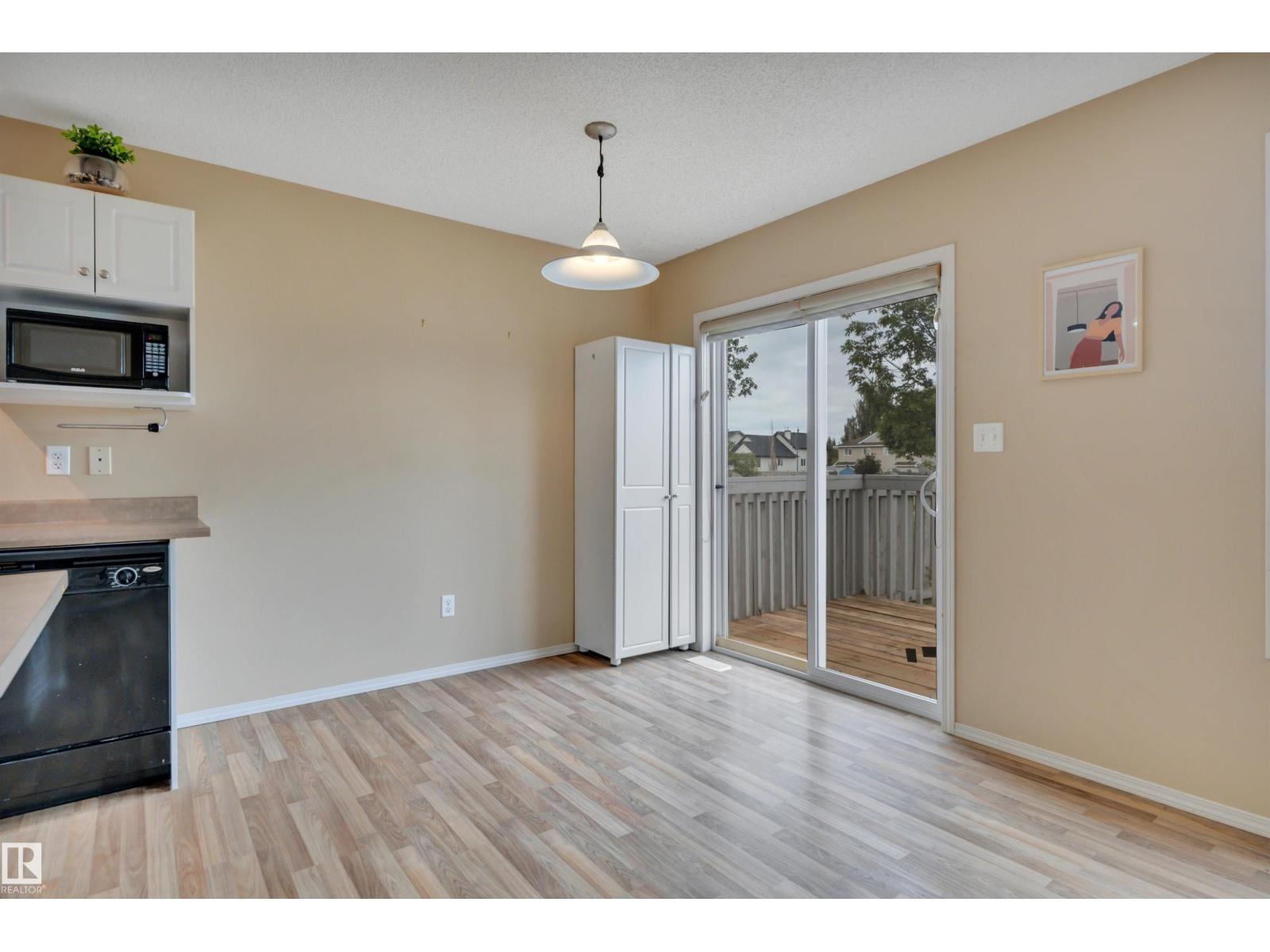 #82 287 Macewan DR SW SW - 17