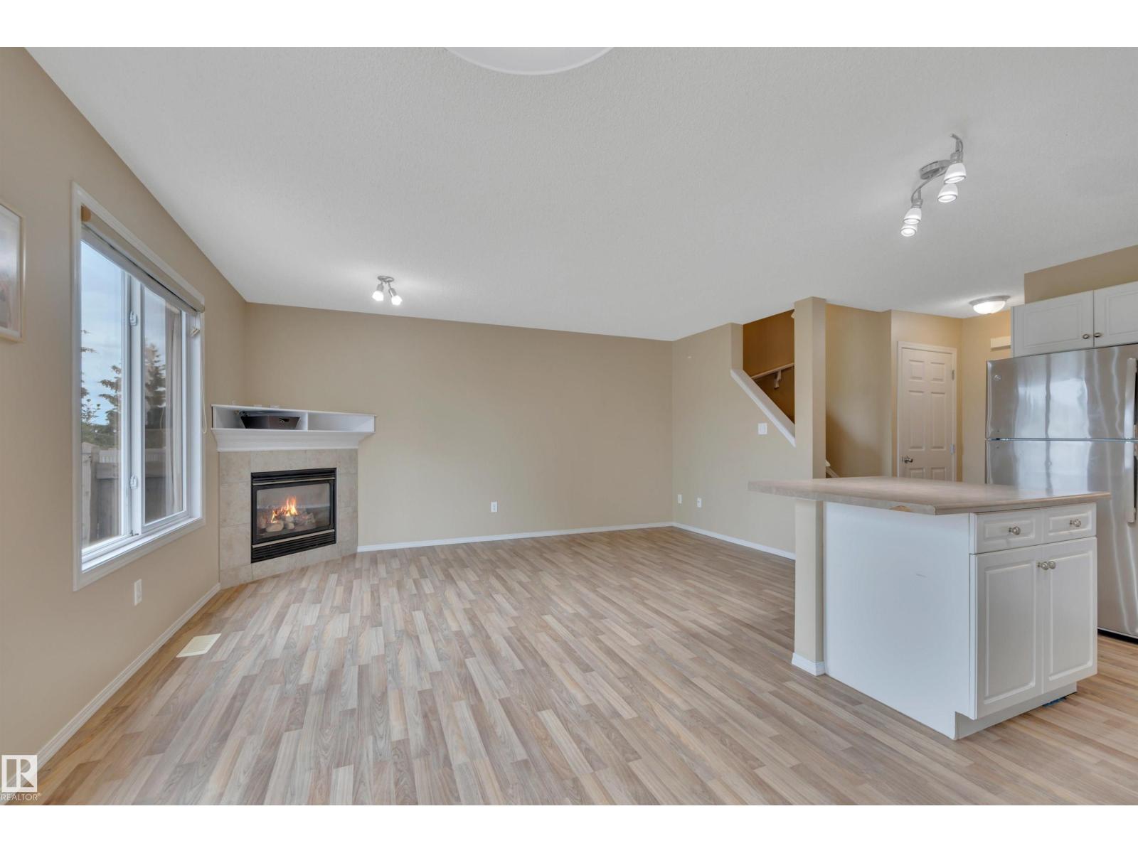 #82 287 Macewan DR SW SW - 19