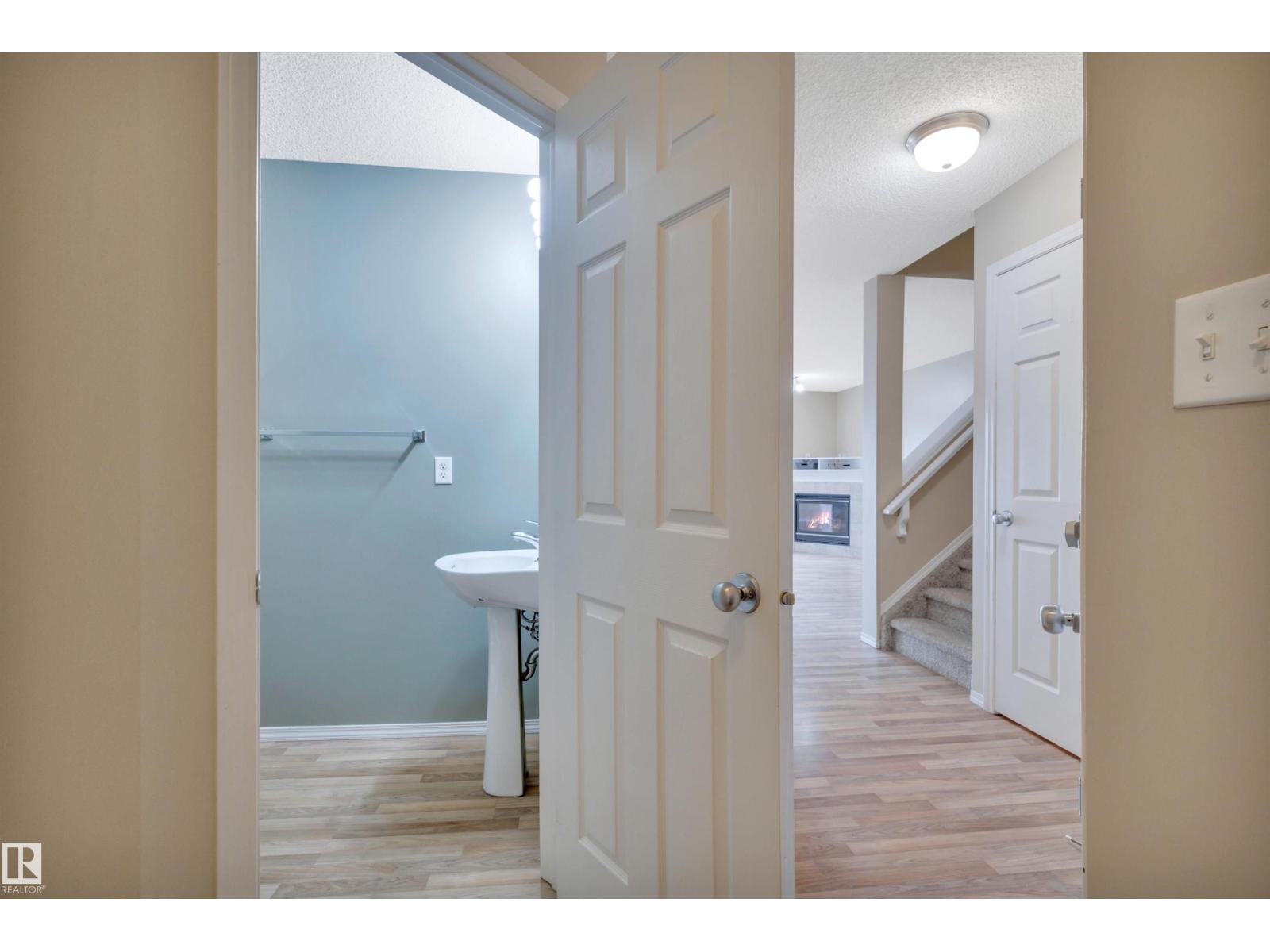 #82 287 Macewan DR SW SW - 20