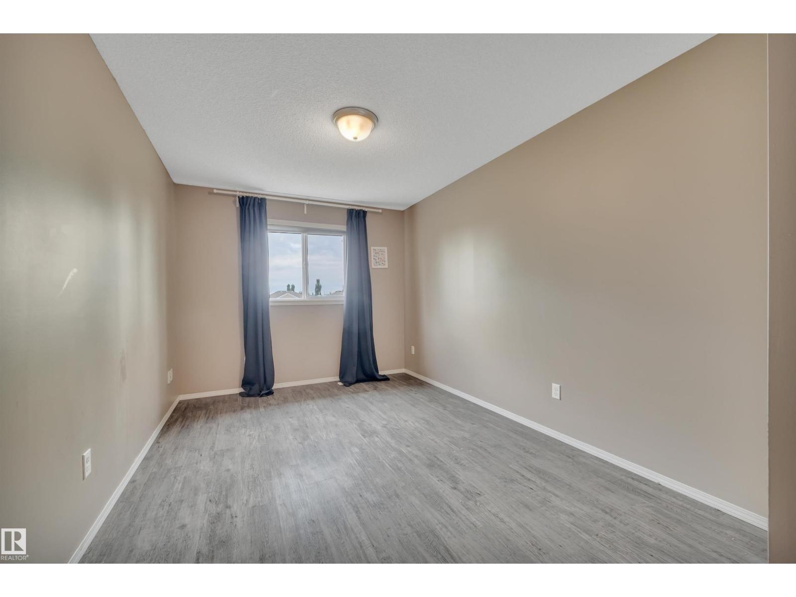 #82 287 Macewan DR SW SW - 31