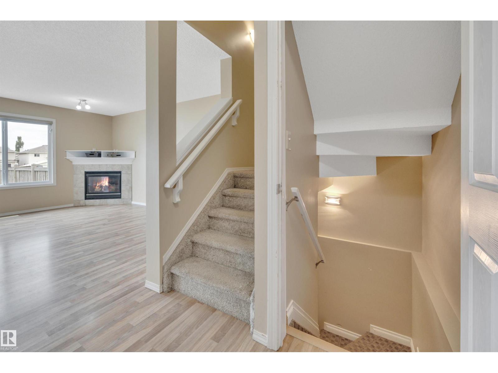 #82 287 Macewan DR SW SW - 36
