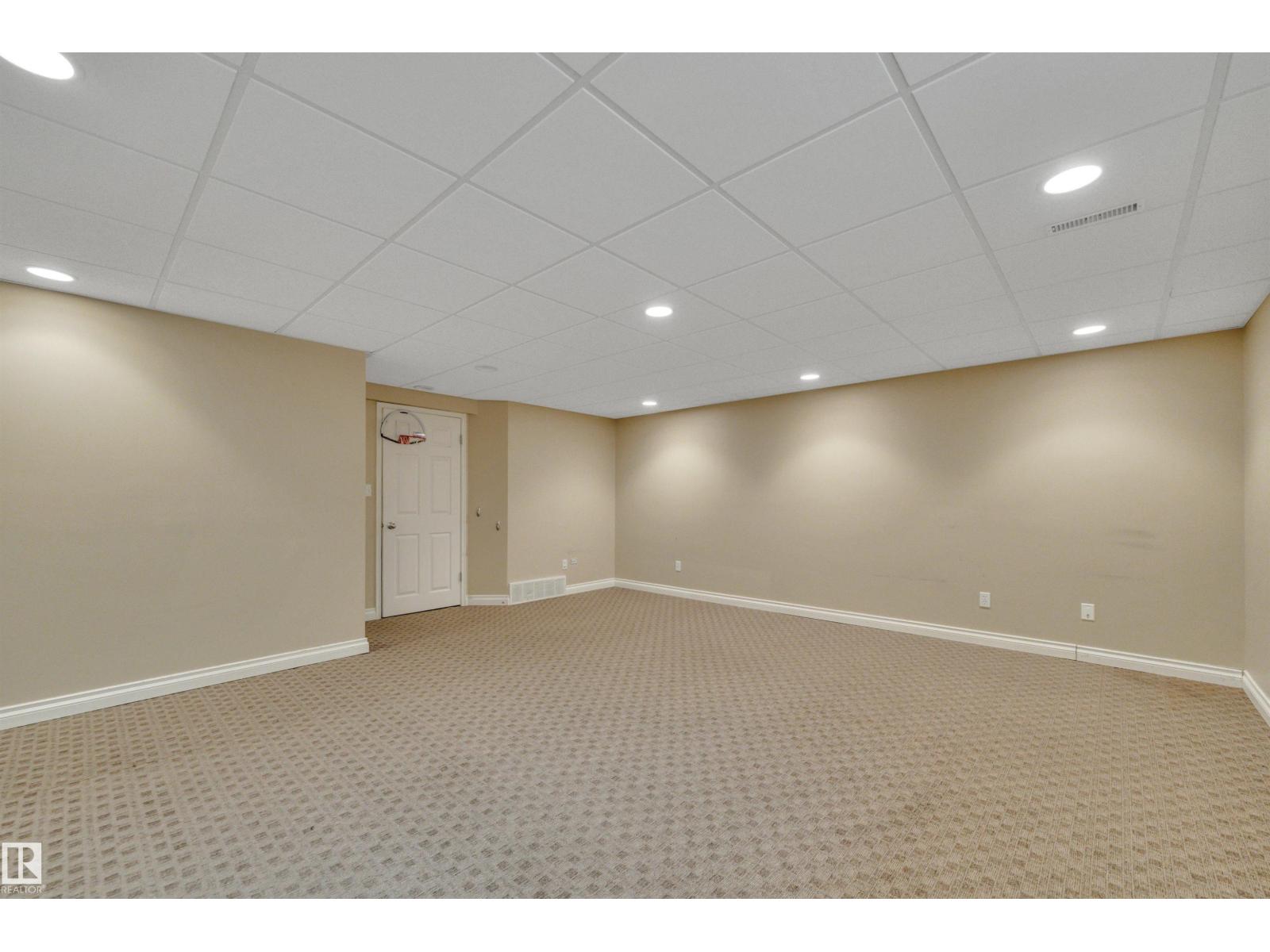 #82 287 Macewan DR SW SW - 40